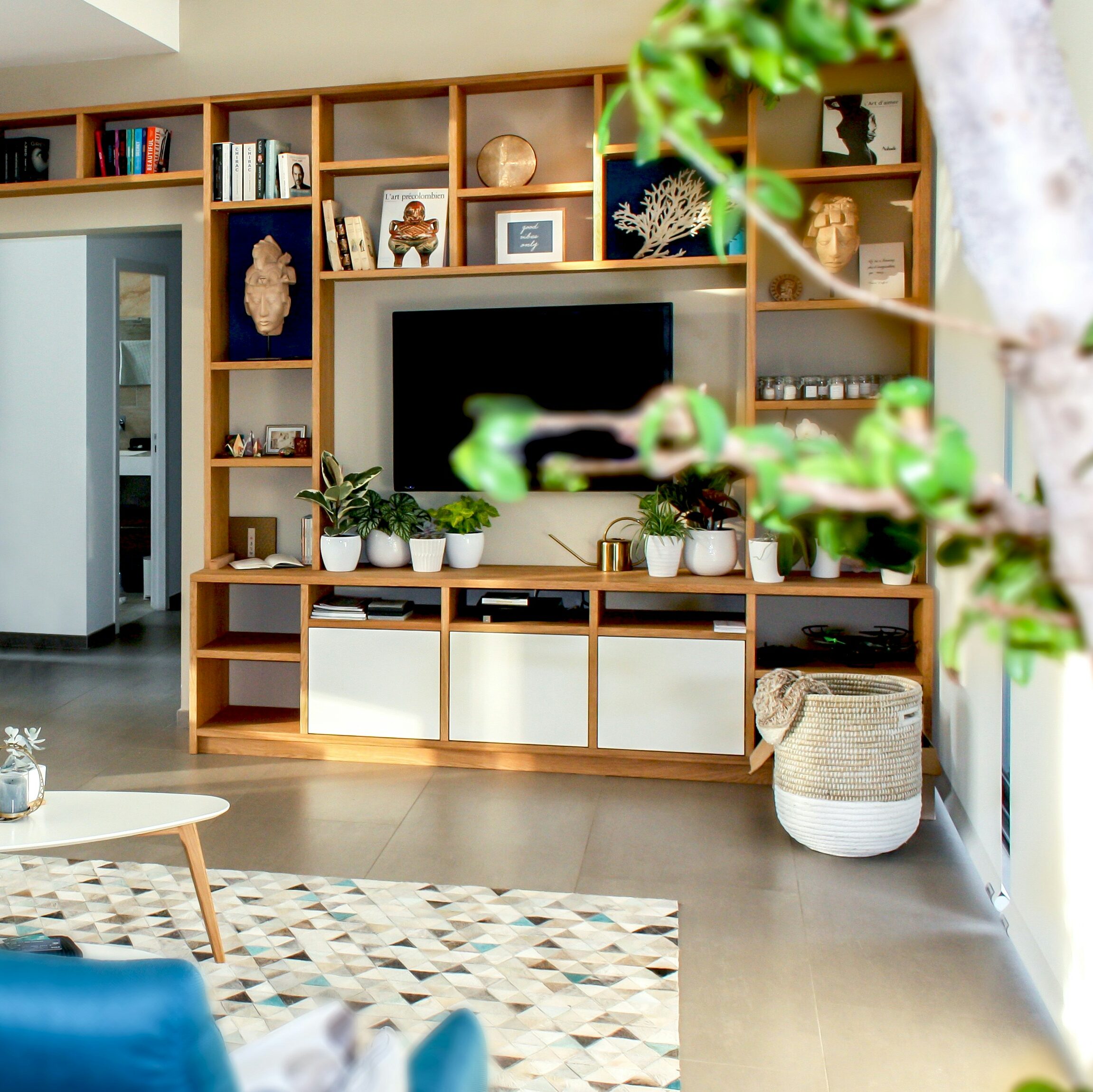 Elegant small living room with TV wall and modern decoration.