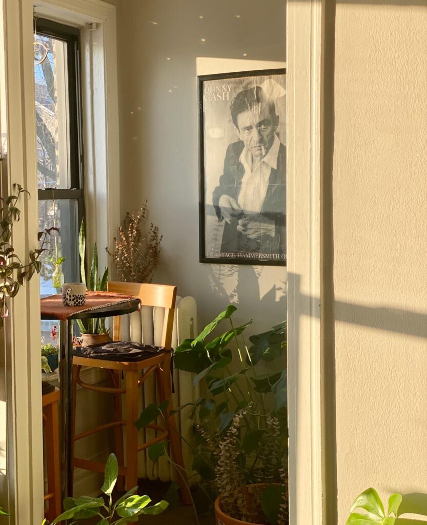 Cozy dining nook inspiration.