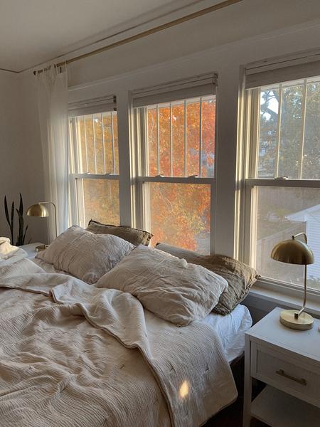 Fall bedroom decor
